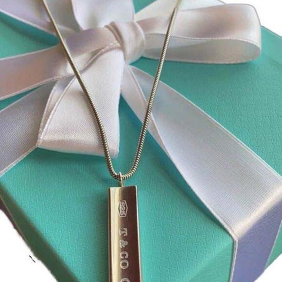 Authentic Tiffany & Co Pendant Necklace 17”
